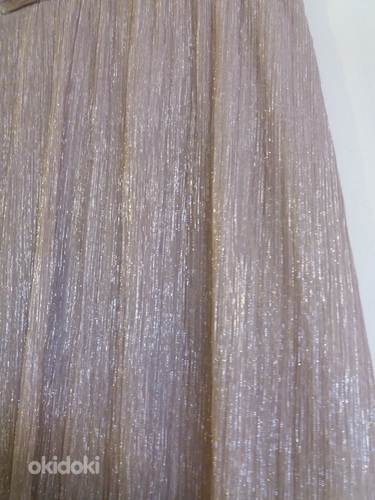 Праздничное блестящее платье нюдового цвета. Размер М. (фото #2)
