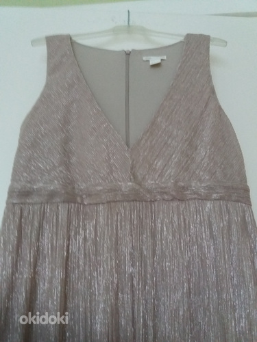 Праздничное блестящее платье нюдового цвета. Размер М. (фото #5)