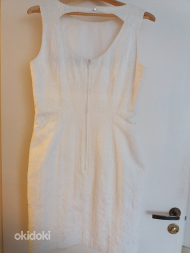 Платье белого цвета, рельефная ткань М / L. (фото #8)