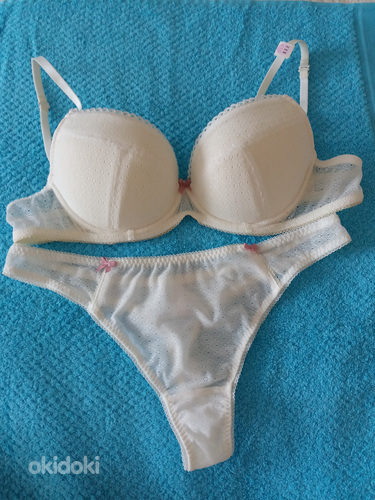 Новый комплект нижнего белья "Chic", EU -75 C/ EU - 42.