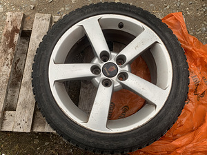 Шипованные шины Nokian 225/45 R17 на литых дисках (SAAB) + з (1 фото из 10)