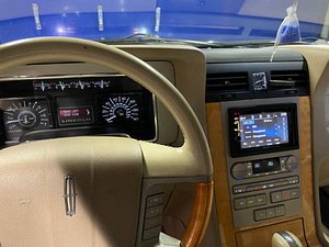 Lincoln Navigator 5.4 224kW Bensiin+LPG (3 foto / 10)
