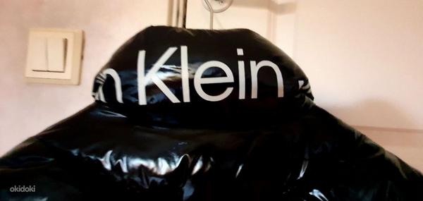 Новая красивая куртка Calvin Klein (фото #3)