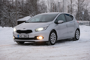 Kia Ceed (2 foto / 13)