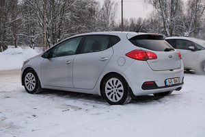 Kia Ceed (3 foto / 13)