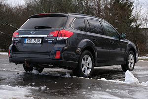 Subaru Outback (6 фото из 14)