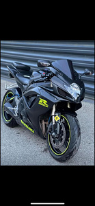 Suzuki GSX-R 600 (1 foto / 2)