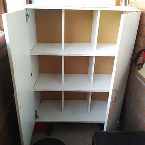 Kapp ustega 107x86x36 (2 foto / 2)