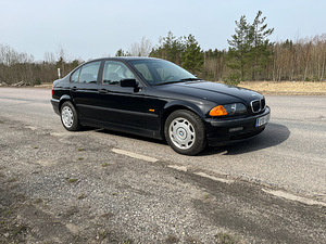 BMW 318 1.9 87kW (2 foto / 8)