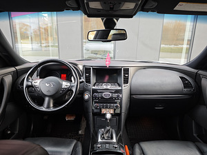 INFINITY QX70 (3 фото из 9)