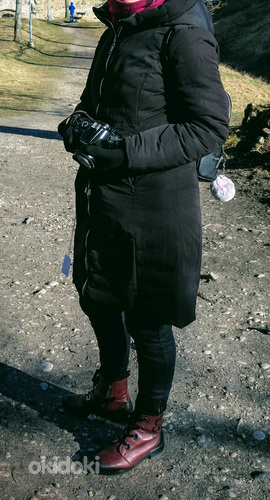 Черная теплая длинная куртка (фото #2)