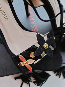 Trussardi Jeans seemisnahast stilettod suurusele 36 (3 foto / 3)