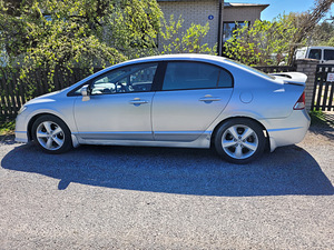 Honda Civic 2007 автомат (2 фото из 8)