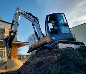 Аренда Bobcat, JCB, Kubota техники с оператором и без (5 фото из 7)