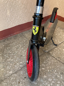 Самокат Ferrari (3 фото из 3)