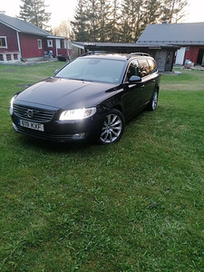 Volvo V70-2017a (1 foto / 14)