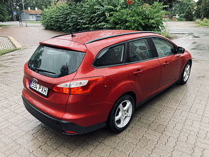 Ford Focus Universaal (3 foto / 9)