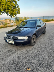Audi A4 B5 1996 (1 фото из 6)