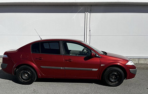 Renault Megane (8 foto / 8)