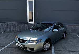 Honda Accord (1 foto / 6)