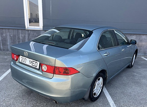 Honda Accord (5 foto / 6)