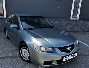Honda Accord (1 foto / 3)