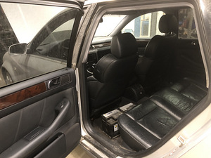 Audi A6 C5 4.2 2000a Varuosadeks (4 foto / 10)