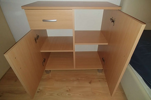 Heledat värvi kapp (3 foto / 4)