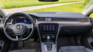 VW Passat Highline 140kW (9 foto / 10)