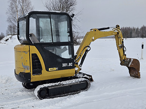 ЭКСКАВАТОР CAT 301.8 (9 фото из 10)