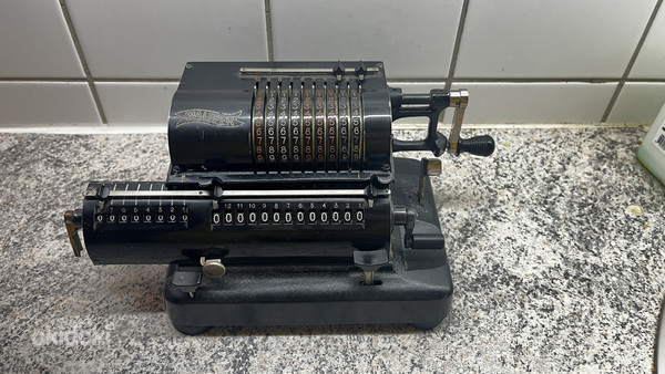 Walther RM mehaaniline kalkulaator (foto #1)