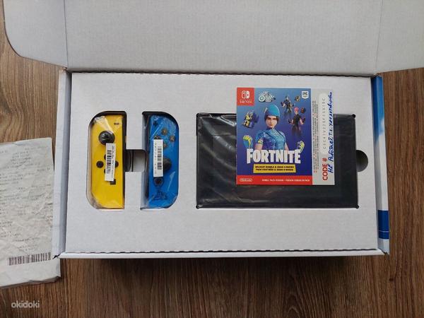 Консоль Nintendo Switch Fortnite Limited Edition (фото #2)