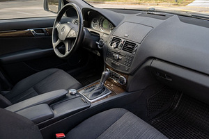 Mercedes-Benz C 180 (3 foto / 4)