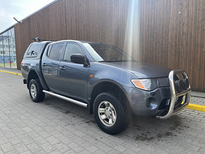 Mitsubishi l200 (2 foto / 6)