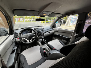 Mitsubishi l200 (6 foto / 6)