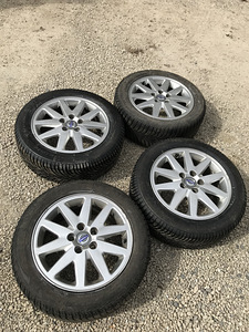 Оригинальные диски Volvo с шинами R16 (2 фото из 5)