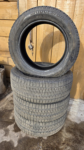 Продаются зимние шины Bridgestone Blizzak Ice 215/55R17 98T!