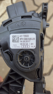 Müüa Audi A6C7 gaasipedaal (4H1 723 523) (4 foto / 4)