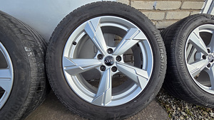 Audi A6 (C8) R18 + Bridgestone 5-6mm mustriga komplekt! (4 foto / 10)