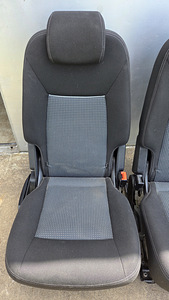 Ford Galaxy / S-Max (2006–2015) keskmise rea istmed (3 tk) (2 foto / 5)