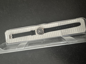 Часы Swatch (2 фото из 3)