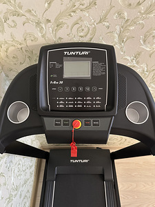 Беговая дорожка. Tunturi (2 фото из 8)
