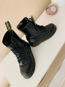 Dr Martens Nr.36/36.5 (23,4cm) ! Kantud ! (4 foto / 6)