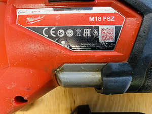Milwaukee M18 FSZ - tiigersaag + aku ! (8 foto / 8)