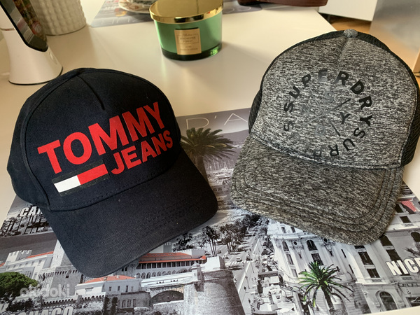 Шляпы Tommy & Superdry по 10 евро каждая. Куплен в Стокманне! !! (фото #2)