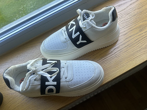 DKNY jalanõud (3 foto / 3)