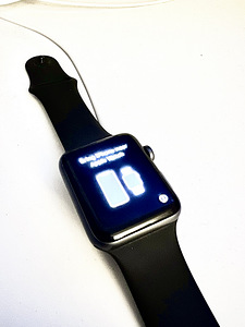 Apple Watch Series 3, 42mm Black (2 foto / 2)