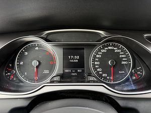 Audi A4 2.0tdi quattro 2013 (14 foto / 14)