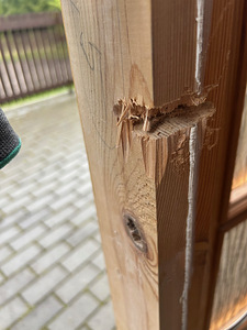Puidust siseuks klaasidega (2 foto / 2)