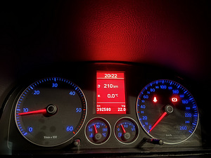 Volkswagen Touran 2.0 TDi 100kw (9 foto / 9)